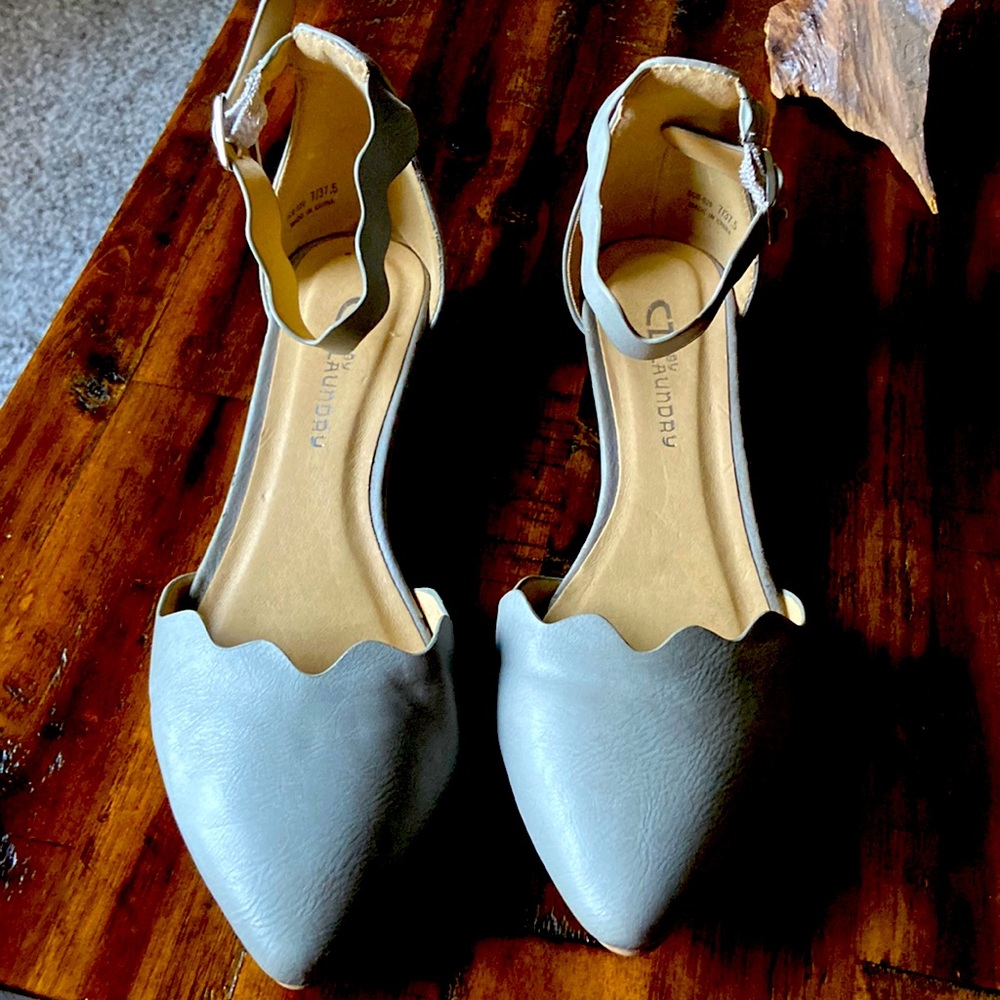 CL by LAUNDRY Women’s Pointed Toe Flats with Ankle Strap Gray Sz 7